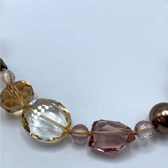 🤎 CHLOE 🤎 Stella & Dot 🤍Multi-Stone Quartz Like Crystal & Faux Pearl Necklace - Picture 9 of 15